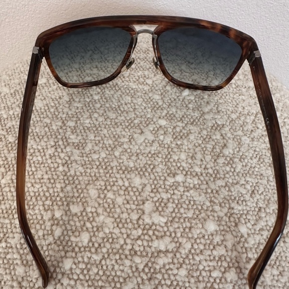 GUCCI Tortoise Havana with Gray Gradient Lens - Picture 9 of 11